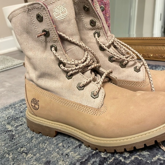 Versatile Timberland boots. Wear up or wear down. You choose. - Picture 1 of 6
